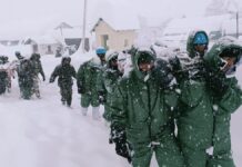 उत्तराखंड में हिमस्खलन के कारण बर्फ में 57 मजदूर दबे, 33 को बचाया गया